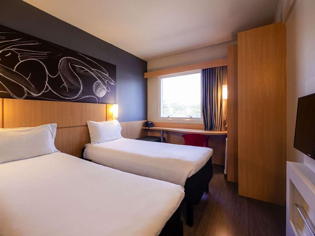 Ibis Guaratingueta Aparecida - Circuito Da Fe Hotel Phòng bức ảnh